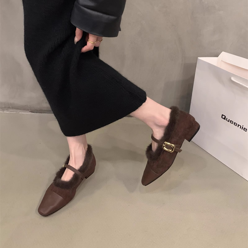 Sneakers - รองเท้าโลฟเฟอร์ขนสัตว์สำหรับผู้หญิง สวมใส่สบายและสง่างาม รองเท้าลำลองแบบมีส้น รุ่นใหม่ประจำปี 2025 รองเท้าสไตล์แมรี่เจนสำหรับฤดูหนาว