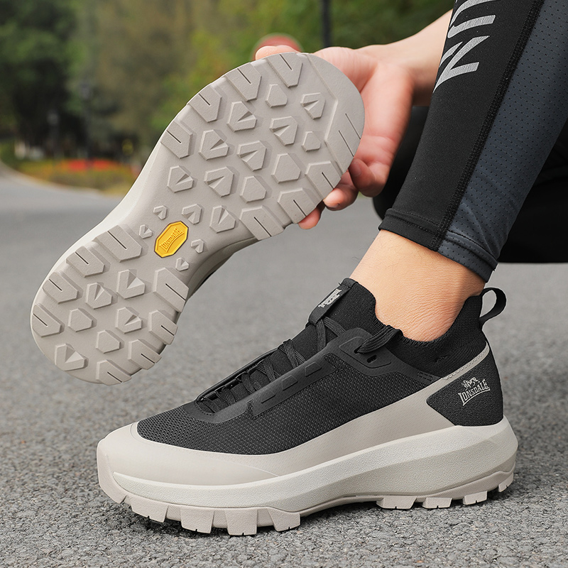 Anti Slip Trail Running Sneakers - รองเท้ากีฬาผู้ชายรุ่นใหม่ปี 2026 รองเท้าวิ่งเทรลดีไซน์เนอร์แบรนด์ดัง รองเท้าฝึกซ้อมระบายอากาศ รองเท้าผ้าใบกลางแจ้งกันลื่น